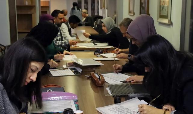 Kaligrafi ile her satır sanat eserine dönüşüyor