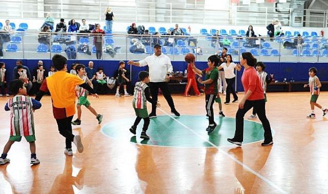 Karşıyakalı aileler basketbol şenliğinde buluştu