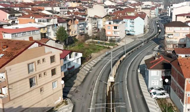 Kocaeli Adnan Menderes Bulvarı’nda ulaşım ağı güçlendi