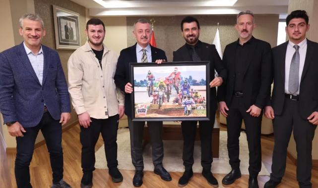 Kocaeli’de Başkan Büyükakın’a STK’lardan teşekkür