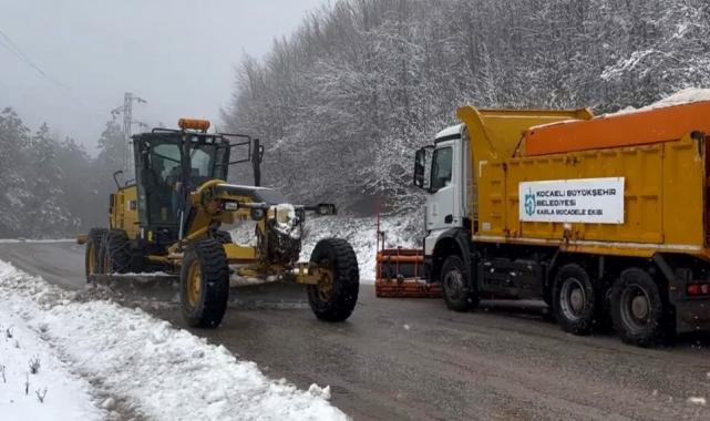 Kocaeli’de kar mesaisi sürüyor