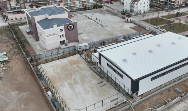 Konya Spor Lisesi’ne Ahmet Çalık kapalı spor salonu ve suni çim saha kazandırılıyor