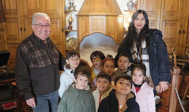 Minikler Kültür Evi’ni ziyaret etti