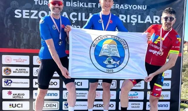 Mudanyalı bisikletçilerden 3 günde 4 madalya
