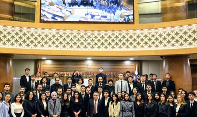 Muhittin Böcek’ten Antalyalı gençlere müjde