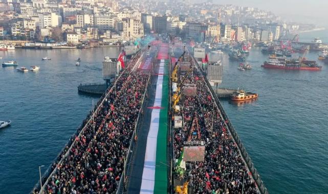 On binler Galata Köprüsü’ne yürüdü!