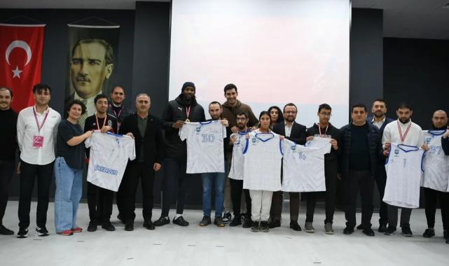 Özel bireyler, Çayırova’nın dev adamlarıyla spor yaptı