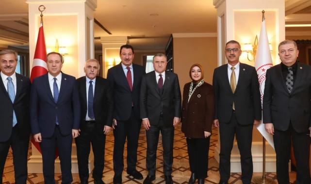 Sakarya heyetinden Bakan Bak’a ziyaret