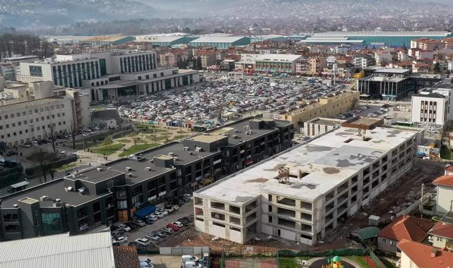 Sakarya’da Sağlık Kampüsü’ne 530 araçlık otopark projesi hızla ilerliyor