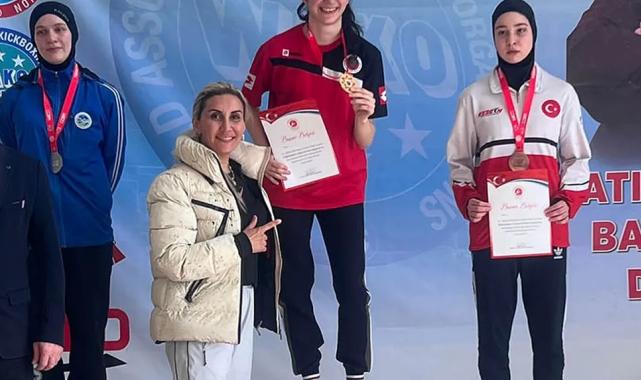 Sakaryalı kick boksçular 4 madalyayla damga vurdu