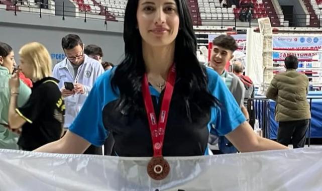 Sakarya’yı kick boksta gururlandırdı