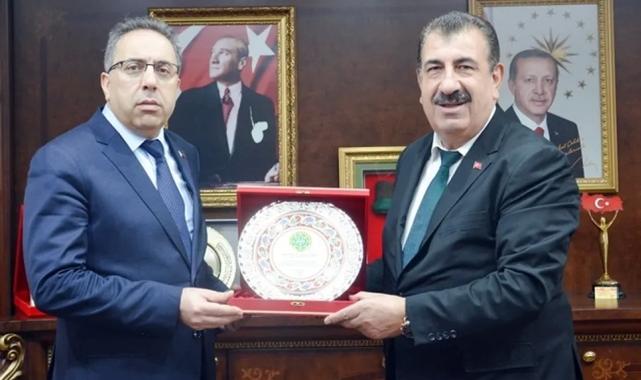 TÜDKİYEB’den Bakan Yardımcısı Gümen’e şükran plaketi