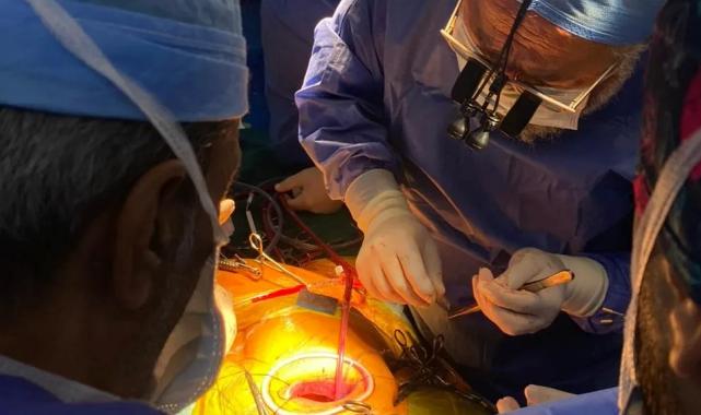 Türk doktor tarih yazdı… Ürdün kalp cerrahisinde önemli dönüm noktası