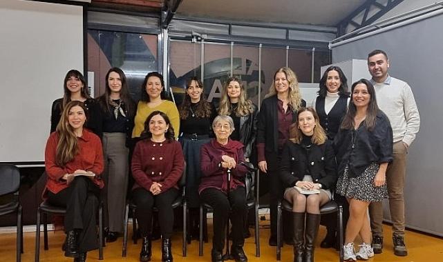 Türkiye’de sistemik terapiye dair kapsamlı bir kaynak hazırlandı: ‘Terapi Odasına Sistemik Bakış’