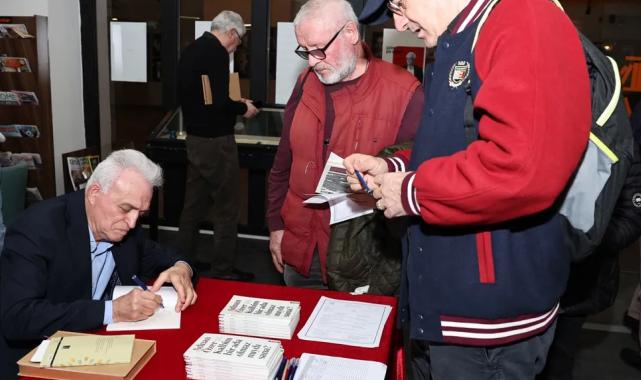 Adnan Özer ile ‘Şairin Şiir Evreni’nde yolculuk