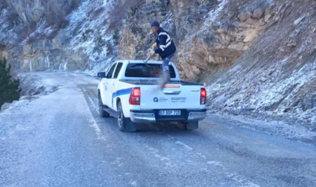 Antalya Büyükşehir ekiplerinden Alanya yollarında çalışma
