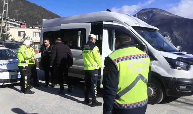 Artvin’de trafik denetimlerine devam