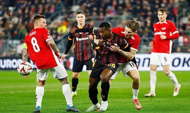 AZ Alkmaar 4-1 Galatasaray (Maç Sonucu) Aslan turu zora soktu!