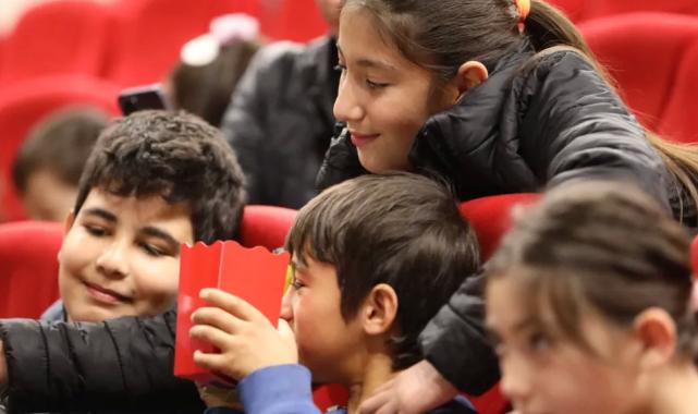 Başkan Aras’ın sinema hediyesine Muğla’da büyük ilgi