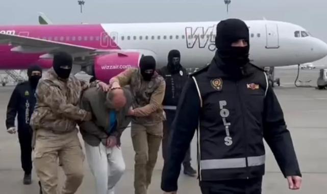 Biri Polonyo’dan, biri Bulgaristan’dan alındı! Kırmızı bültenli iki zanlı Türkiye’ye getirildi!