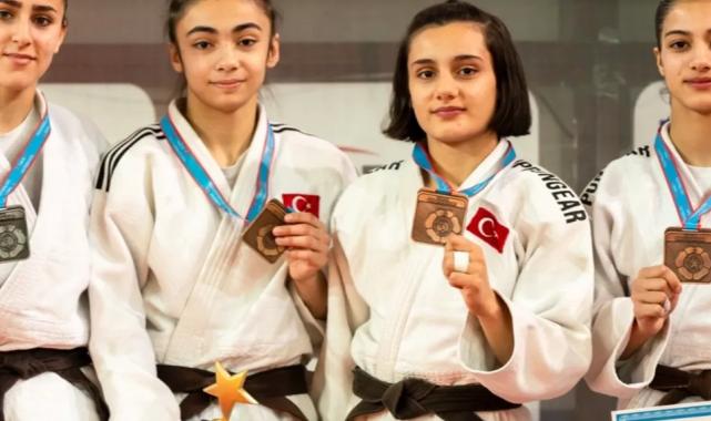 Bursa Gemlik Belediyespor başarıya koşuyor