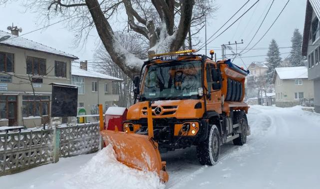 Bursa Osmangazi’de karlı yollara anında müdahale