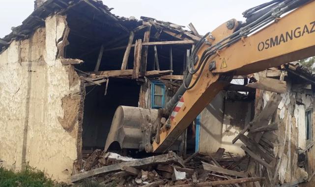 Bursa Osmangazi’de metruklara yıkım