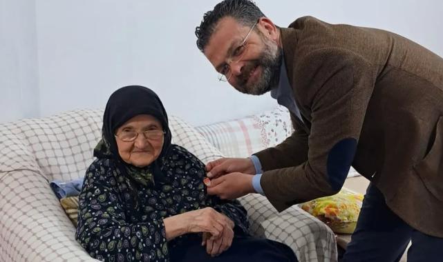 Bursa’da 94 yaşındaki Halime Teyze CHP’ye katıldı