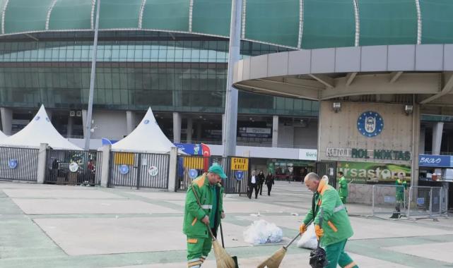 Bursa’da stadyum temizliğine Osmangazi desteği