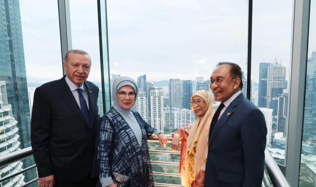 Cumhurbaşkanı Erdoğan’dan ikiz kulelere ziyaret