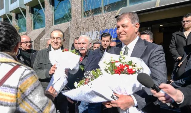 DİSK’ten İzmir Büyükşehir’e çiçekli ziyaret