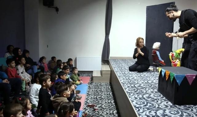 Eskişehir kırsalında çocuklara Pinokyo oyunu