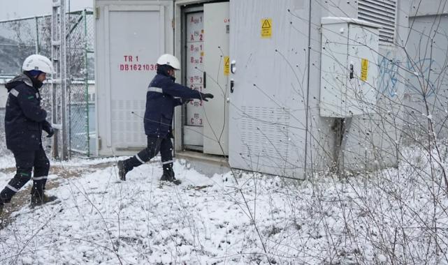 Güney Marmara’da UEDAŞ’ın kar mesaisi sürüyor