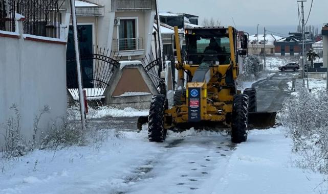 İstanbul Beylikdüzü’nde karla mücadele sürüyor