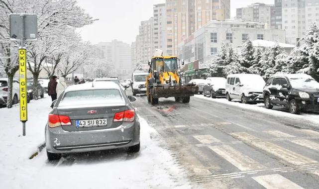 İstanbul’da karla etkin mücadele devam ediyor