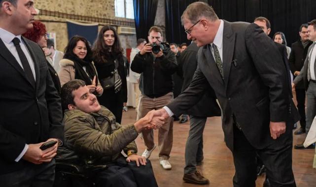 İzmir’de gençlerin beklentileri dinlendi