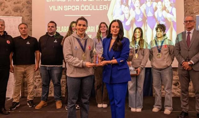 İzmir’de Yılın Spor Ödülleri sahiplerini buldu