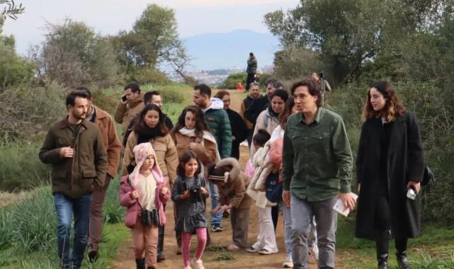 İzmirliler şehrin yeşil alanlarıyla kucaklaşıyor