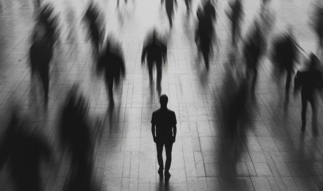 ‘Kalabalık Yalnızlık’ romantizim değil, toplumsal tehlike!