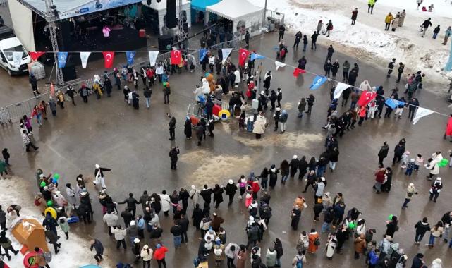 Kar üstünde horon şov