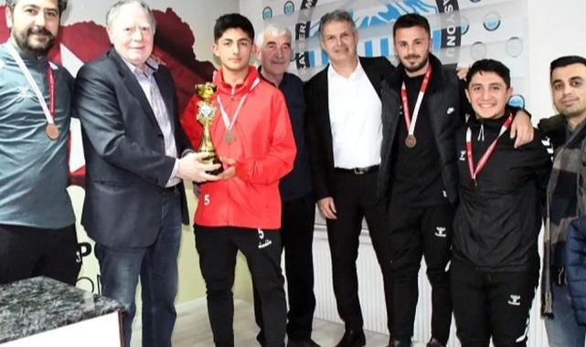 Kayseri Talas Belediyespor’un gençleri şampiyonluğu yakaladı