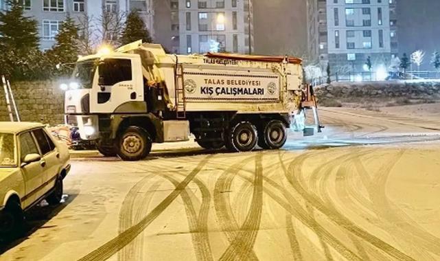 Kayseri Talas’ta kar mesai tam gaz