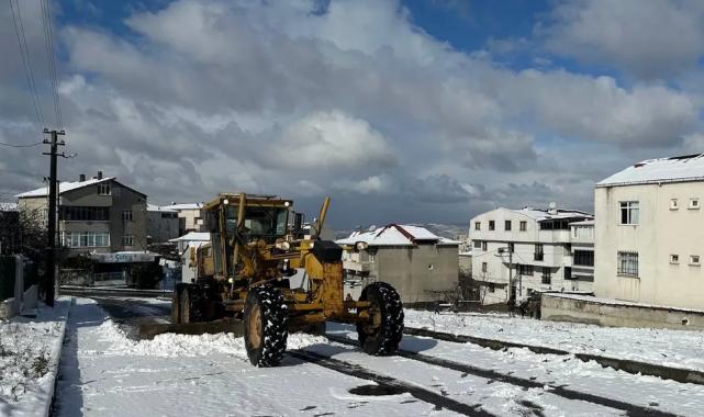 Kocaeli Çayırova’da ekipler kar teyakkuzunda
