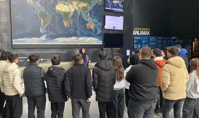 Kocaeli İzmit’te gençlere deprem farkındalığı aşılanıyor