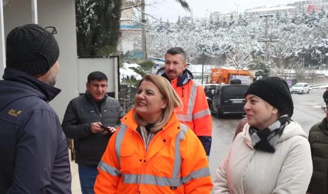 Kocaeli İzmit’te karla mücadeleye esnaftan tam not