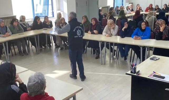 Kocaeli’de afet bilinci eğitimi veriliyor