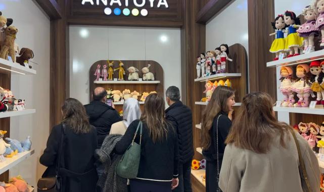 Konya KOMEK’in el emeği oyuncakları İstanbul’da ilgi gördü