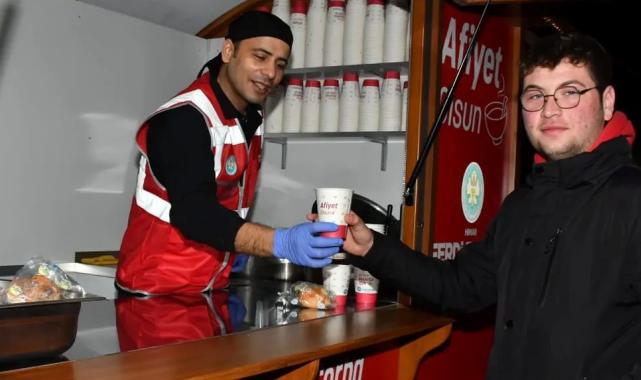 Manisa’da ‘Günaydın Çorbası’nın ikramı genişletildi… 6 noktada 3 bin çorba!