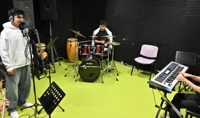 Manisalı gençlere ücretsiz stüdyo desteği