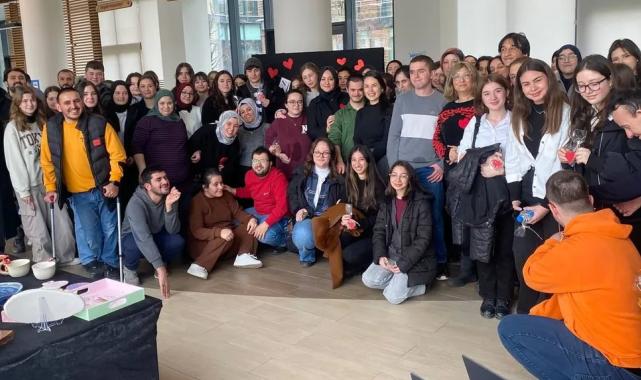 Özel bireyleri sanatın birleştirici gücüyle buluşturdular